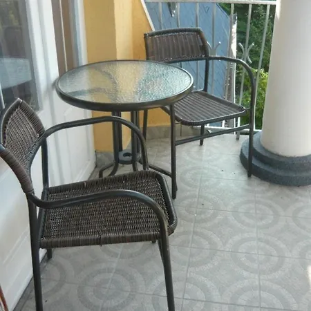 Schones In Mit Terrasse, Grill Und Garten * Balatonfenyves