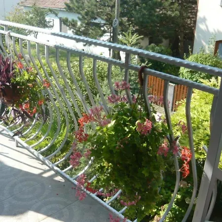 Schones In Mit Terrasse, Grill Und Garten Balatonfenyves
